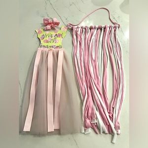 2 Hanging bow holders